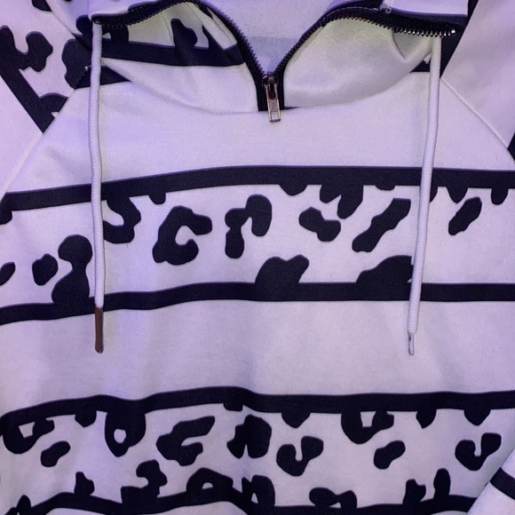 Womens size large leopard half zip up hoodie - Picture 2 of 5